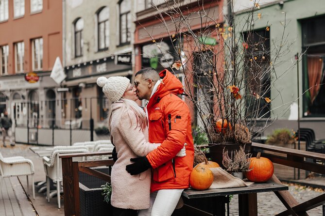 1H Private Photoshoot in Old Town of Riga - Key points to know before booking