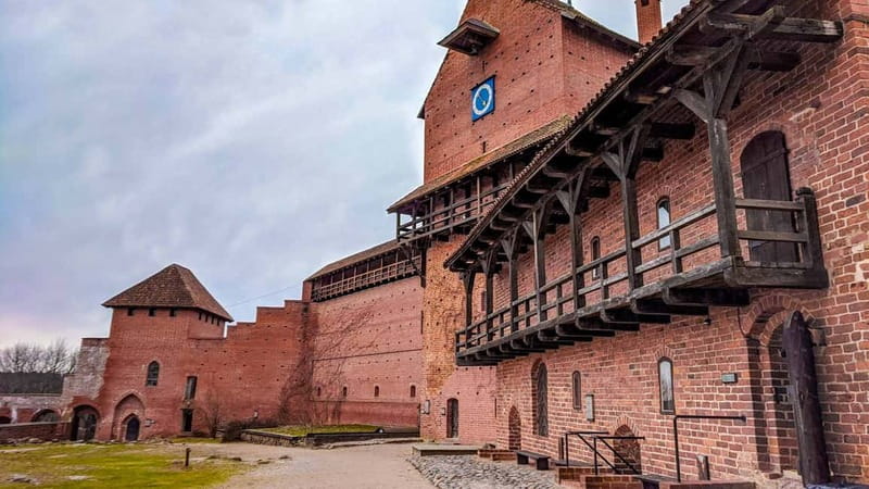 Day trip Riga - Sigulda, the 'Switzerland of Latvia' - Turaida Castle and the red-brick towers