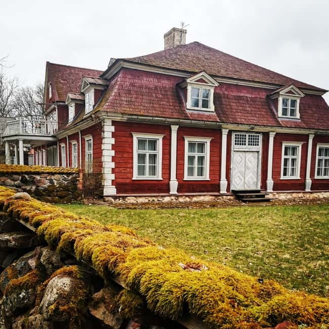 From Riga: Cesis and Sigulda Day Trip with Hotel Transfers - A small car and an adaptable guide