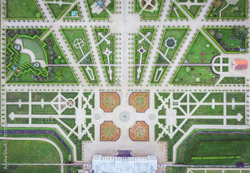 From Riga: Hill of Crosses, Bauska & Rundale Full-Day Tour - Rundale Palace and its theatrical Baroque rooms