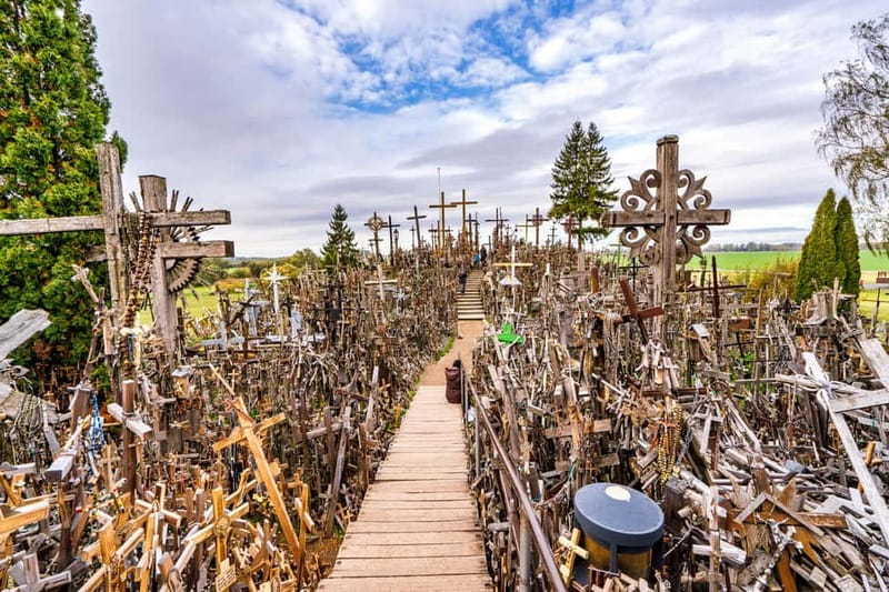 From Riga: Hill of Crosses, Bauska & Rundale Full-Day Tour - What the $394 group price really means