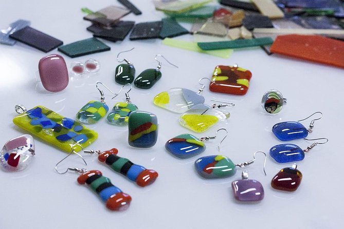Glass Jewellery Workshop - A hands-on souvenir at Glass Point