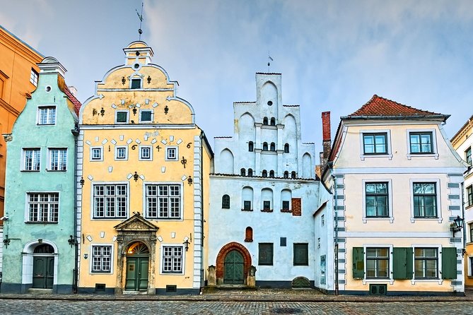 Honest tour of Riga with the best private guide in town - A private guide who adjusts to your group