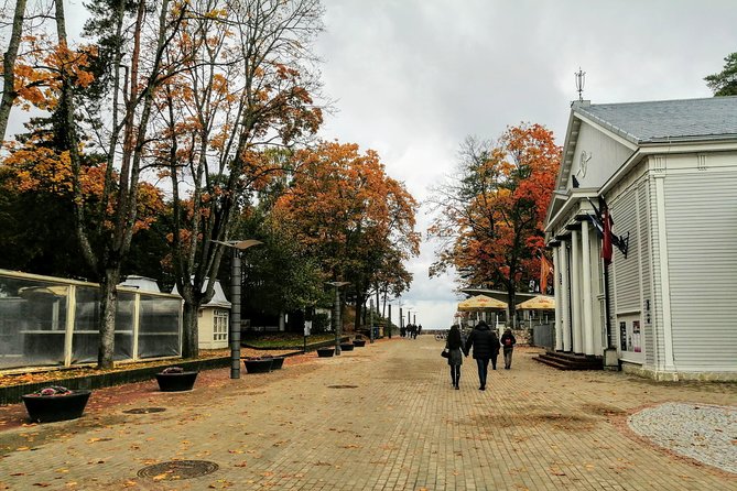 Jurmala sunset tour - A moving tour through Jurmala’s wooden-house districts