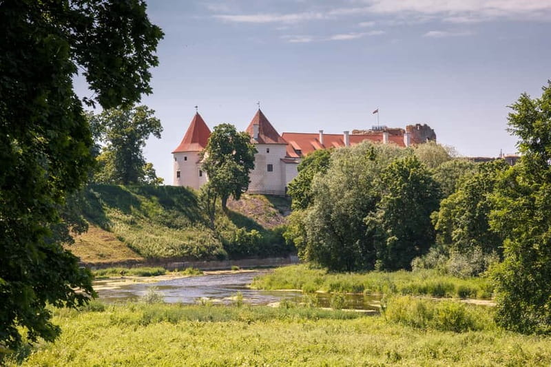 Latvian Palace and Medieval Castle Private Trip - Rundale Palace and its grand Baroque rooms