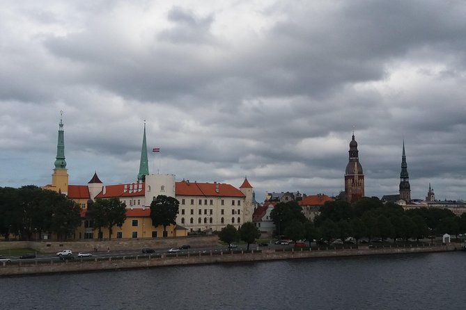 Old Riga Walking Tour / Riga Altstadt Spaziergang - What two hours gives you, and what it cannot