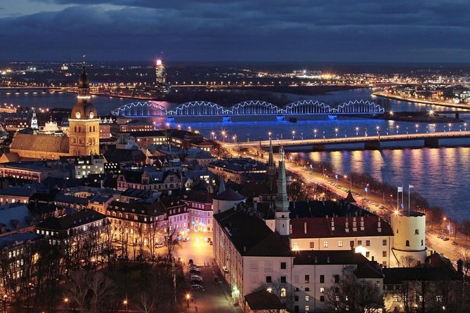 Old Town Walking Tour of Riga - House of the Blackheads and the meaning of Riga’s center
