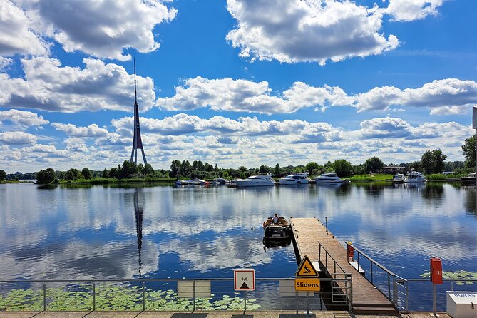 Private Boat Tour experience in Riga (City Canal and Daugava) - Bastejkalns and the Freedom Monument