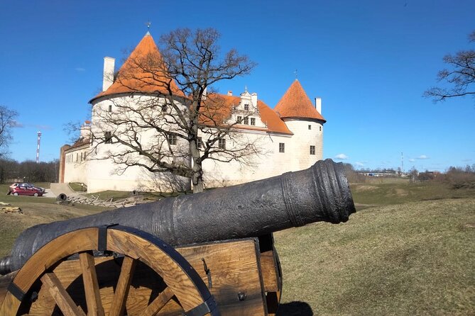 Private Full-Day Trip to Hill of Crosses, Rundale Palace & Bauska - The driving time and border crossing deserve realistic expectations