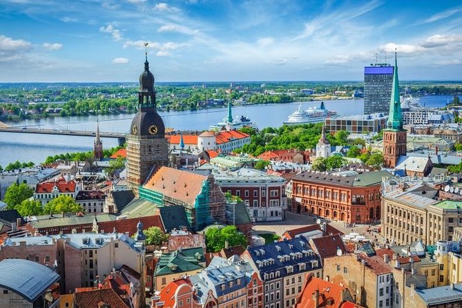 Private Riga Old Town Walking Tour - House of the Black Heads and Town Hall Square
