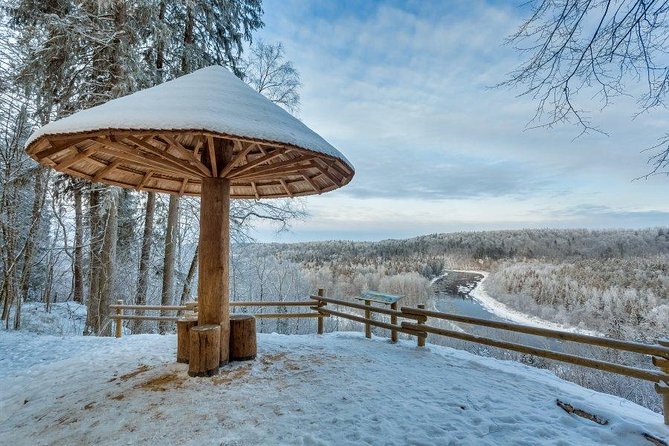 Private Sightseeing Tour in Sigulda - Krimulda Manor and the Cremon tasting option