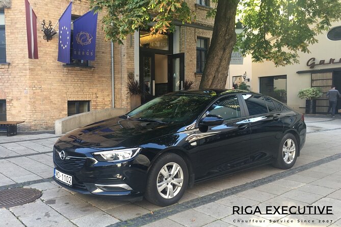 Private Transfer from Riga Airport to Hotel with English speaking driver - A calm first hour after landing in Riga