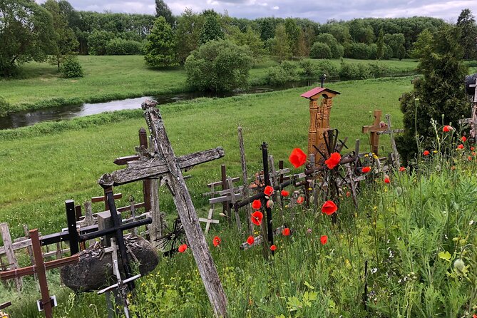 Private transfer Riga - Hill of Crosses - Riga - Who will get the most from this trip