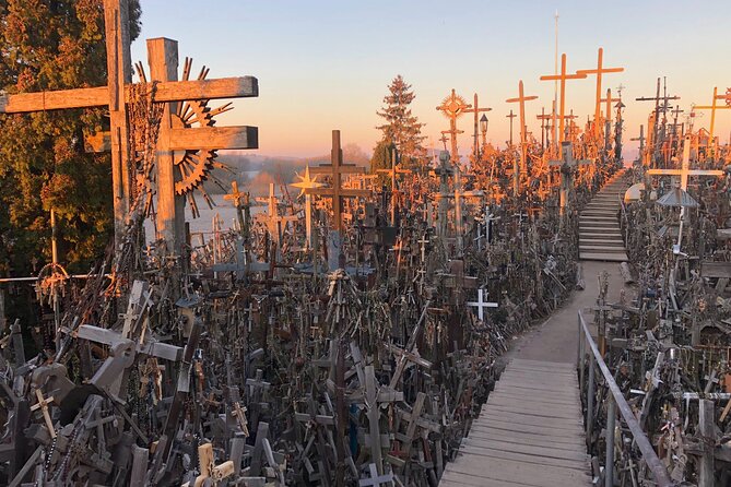 Private transfer Riga - Hill of Crosses - Riga - Two hours each way through the Latvian countryside