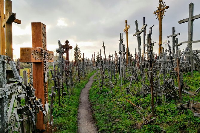 Private trip - Hill of Crosses / 2 countries in 1 day - Leaving Riga in a private vehicle