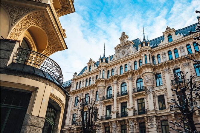 Riga Art Nouveau Secrets: Self-Guided Puzzle Walk - Vecrīga and the Freedom Monument