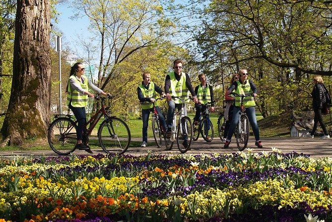 Riga Highlights Bike Tour - Vērmanes Garden adds a quieter stop