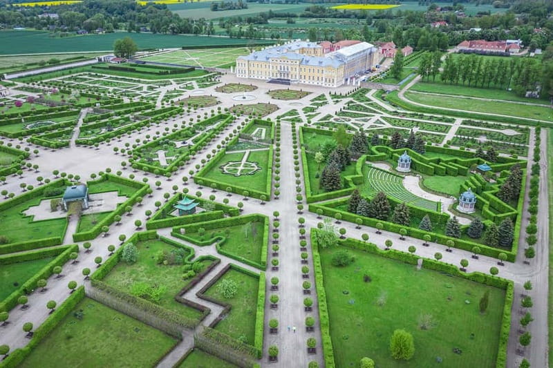 Riga: Hill of Crosses, Guided Rundale Palace & Bauska Castle - Bauska Castle and the final hour