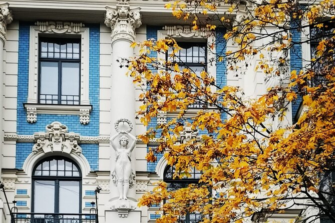 Riga Jewish History Tour - Peitavas Street Synagogue, a surviving place of worship