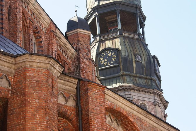 Riga Old Town Walking Tour in a Small Group - Cold weather, rain, and the walking pace