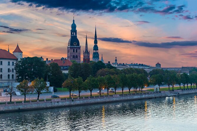 Riga Scavenger Hunt and Highlights Self Guided Audio Tour - Starting at the Latvian National Museum of Art