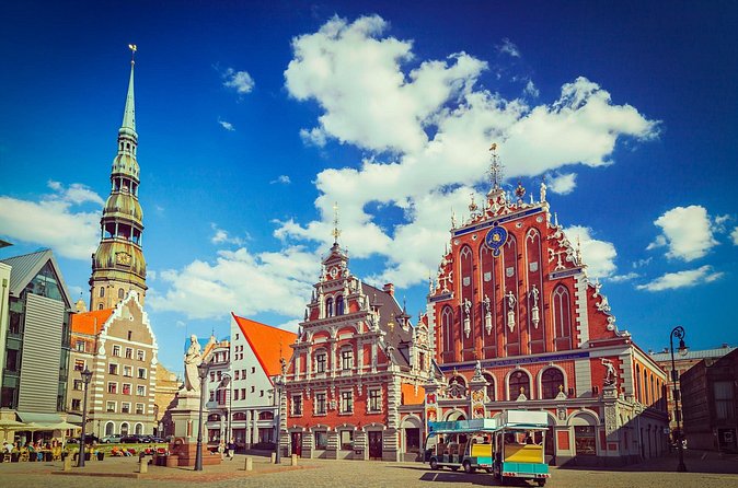 Riga-Tallinn Sightseeing Tour Bus - Viljandi and Cēsis bring ruined castles to life