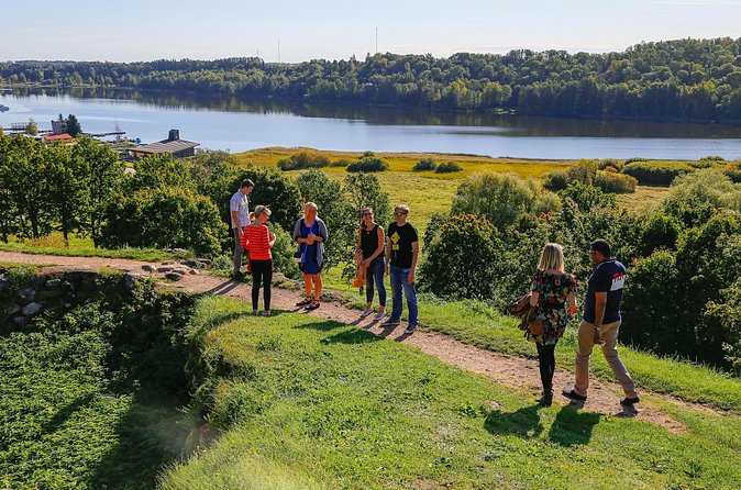 Riga-Tallinn Sightseeing Tour Bus - Valga makes the border more than a line on a map