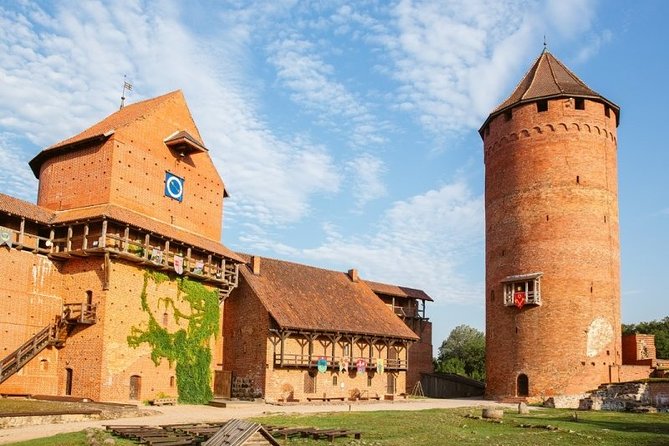 Riga to Tallinn - Sightseeing transfer - What the driver adds to the day