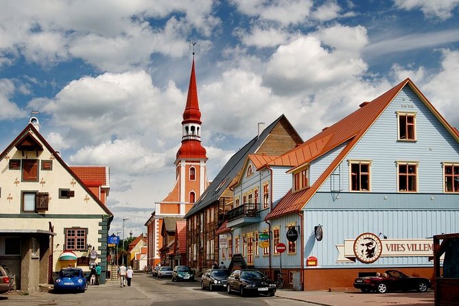 Riga to Tallinn - Sightseeing transfer - Who will get the most from this transfer