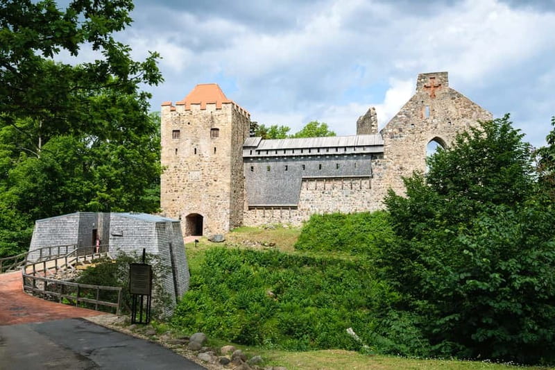Sigulda Day Tour - Castle Ruins, Gūtmaņala Grotto, & More - Why Sigulda works as a one-day trip from Riga
