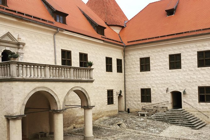 Tour from Riga to Vilnius: Bauska Castle, Rundale Palace and The Hill of Crosses - Why this Riga to Vilnius transfer works so well